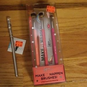 IT makeup brushes and bag